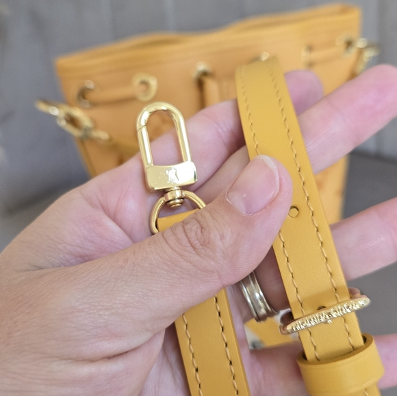 BRAND NEW NANO NOE - Picture 7 of 12